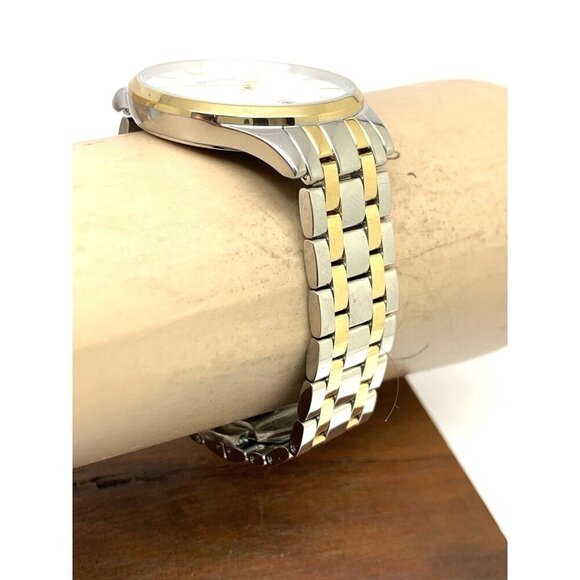 Bulova Women's Watch 98P201 Quartz Diamond Mother of Pearl Dial Two Tone… - Picture 11 of 13